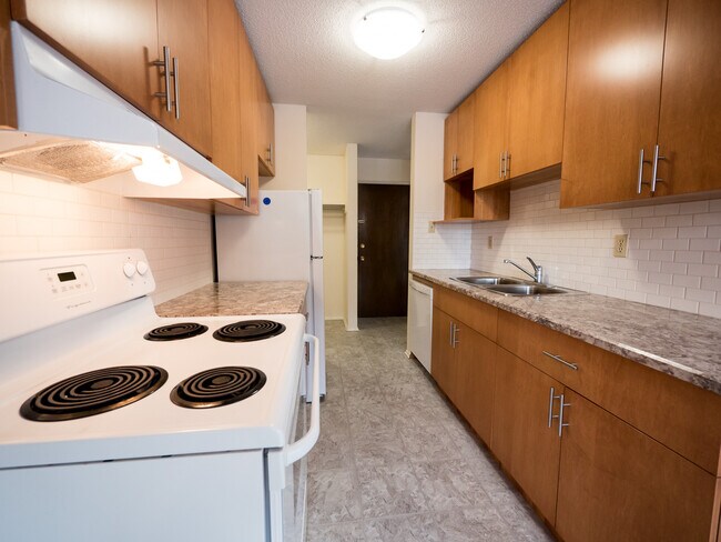 Photo - 5205 110 St NW