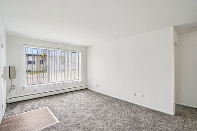 Outer Drive Manor Apartments