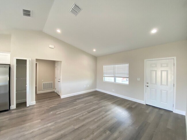 Photo - Desirable SW Ocala Neighborhood, 3/2/2 **W...