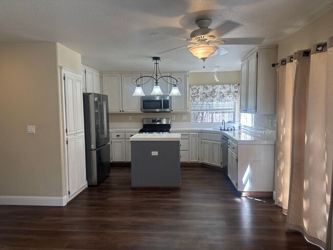 Photo - 961 Celestine Cir