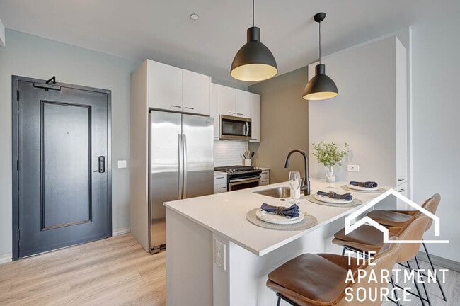 Building Photo - 2155 N Elston Ave Unit 1 BEDROOMS