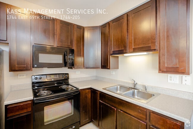 Building Photo - 1744 E 69th St Unit 1744-205 Rental