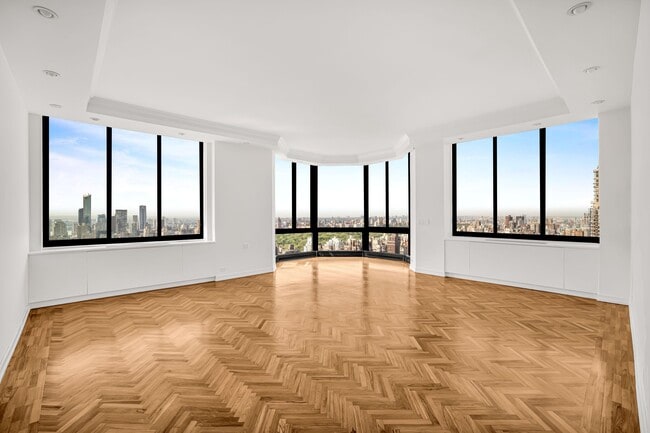 Building Photo - 200-210 E 65th St