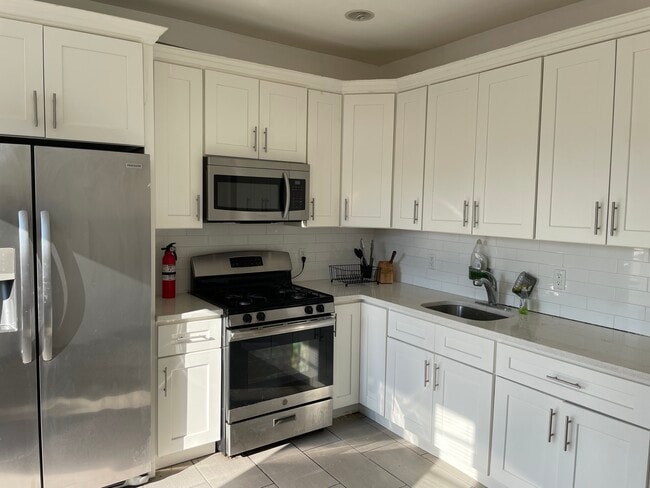 280 Morris Ave Unit 2