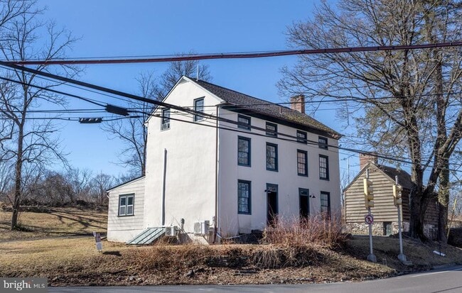 Building Photo - 6192 Lower York Rd
