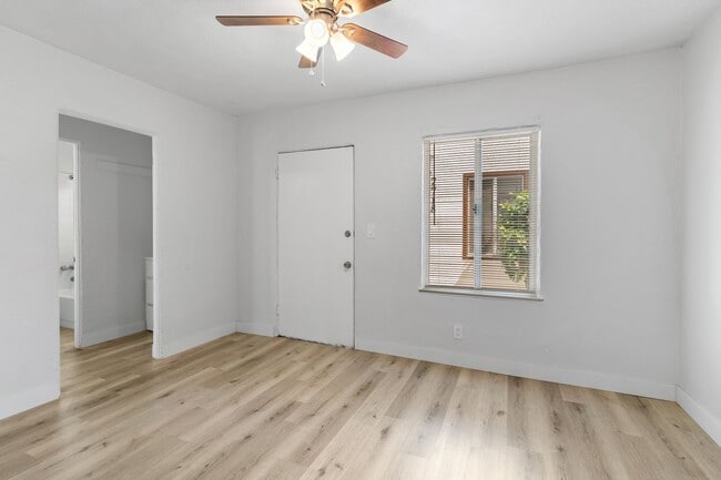 Photo - 2652-2728 E 15th Street