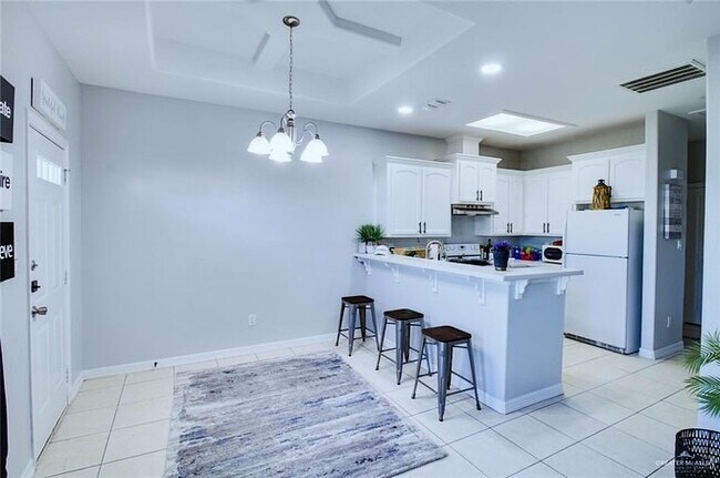 Dinning room - 3119 Scotland Dr Unit 2