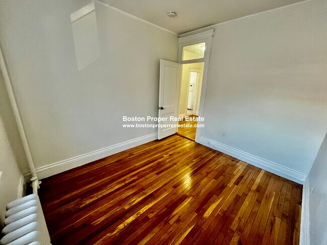 Photo - 50 Charlesgate E Unit 197