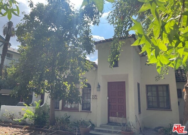Building Photo - 4448 Avocado St Unit 4448 1/2 Rental