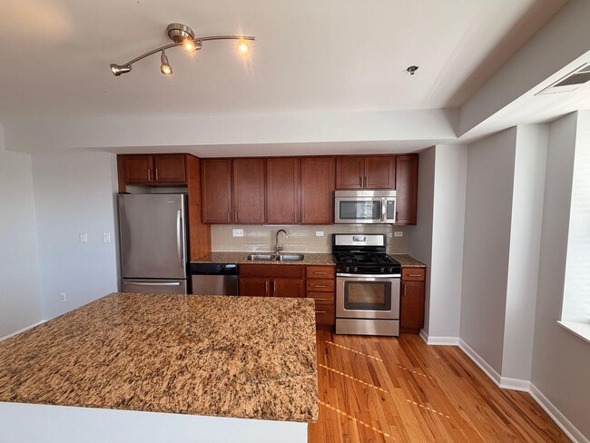 Photo - 1337 W Fargo Ave Unidad 204