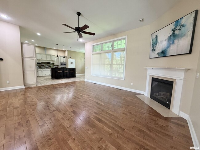 Photo - 1805 Blue Stone Dr