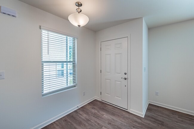 Photo - 1212 Haybrook Ln