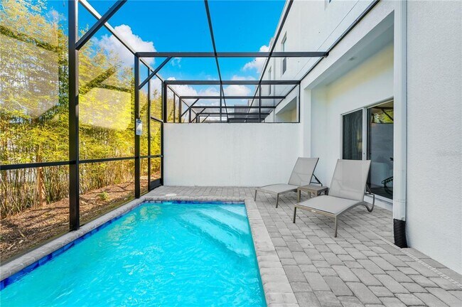 Photo - 396 Famagusta Dr