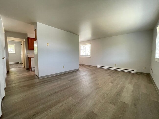 Building Photo - 1831 E Marshall Ave Unit 03