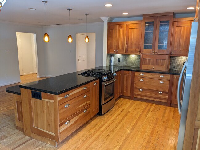 Photo - 1826 Coastland Ave