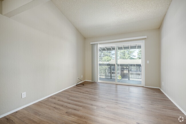 Plan B 2BR, 1BA - 828SF - Living Room