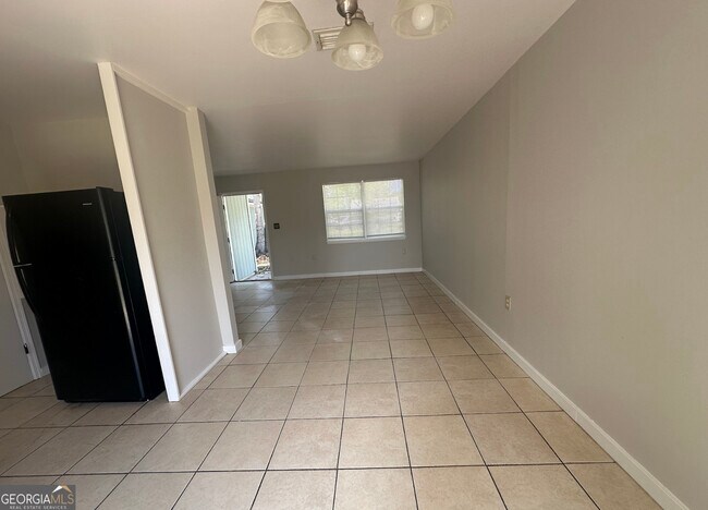 Photo - 520 Chateau Cir