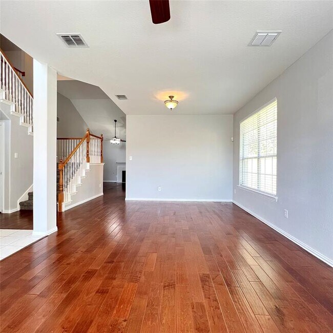 Photo - 4304 Stone Hollow Way