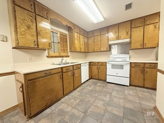 Photo - 106 S Beech St