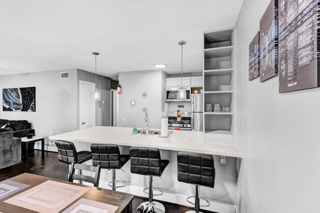 Photo - 2216 Hazard St Unidad FL2-ID1257740P
