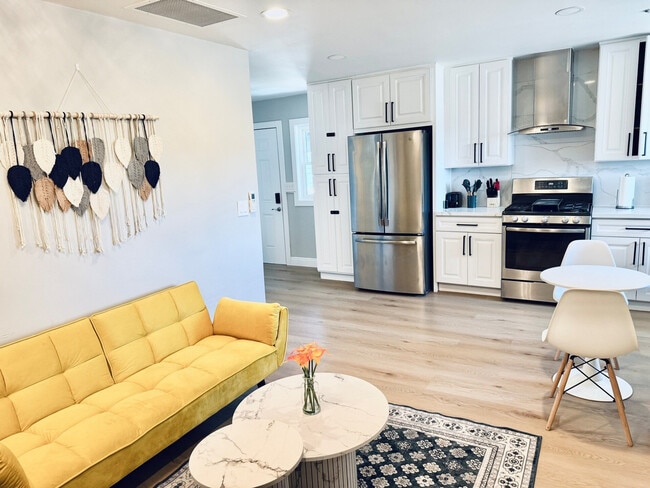 Photo - 3831 Rogers Rd Unidad ID1471796P