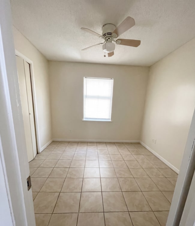 Photo - 547 S 61st Ave