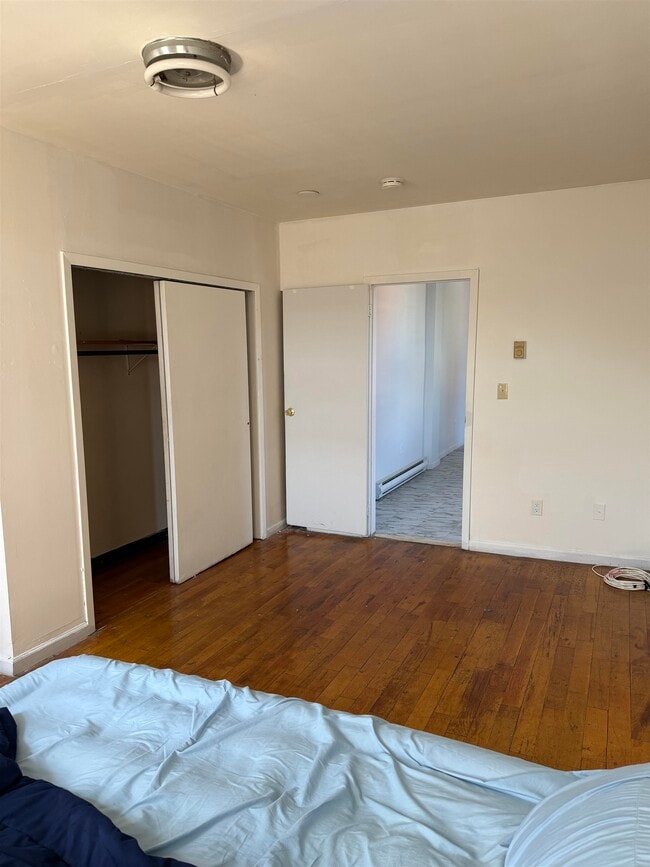 Photo - 2033 Bergenline Ave Unidad 3R
