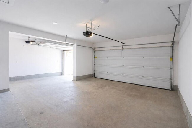 Photo - 155 Rosebush Dr