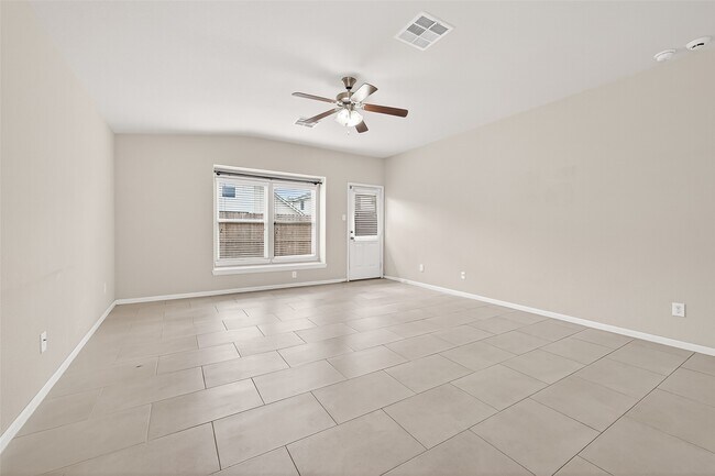 Photo - 19339 Vermillion Ct