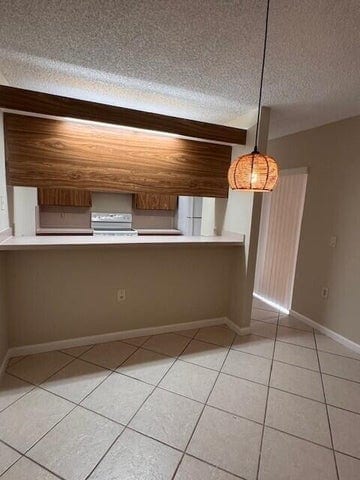 Photo - 3310-3333 33rd Way