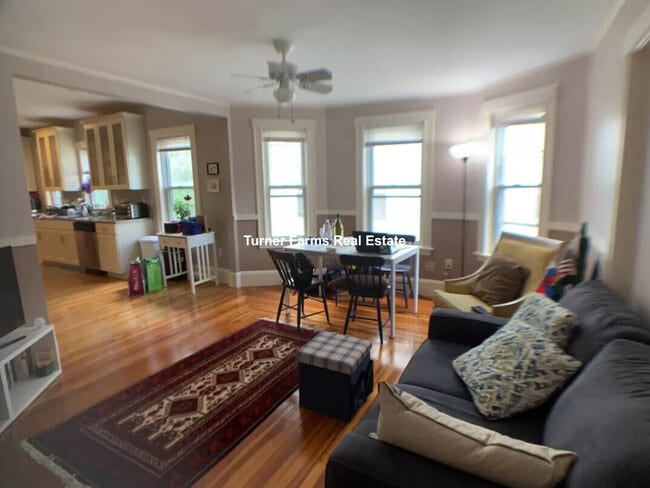 Photo - 24 Greenleaf Ave Unidad 2