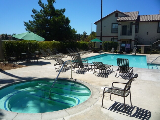 Building Photo - Sabre Springs Top Floor Condo with Carport