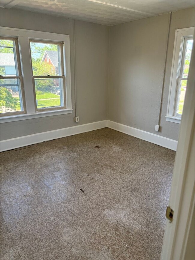 Photo - Section 8 Accepted! 5 BR 2 BA