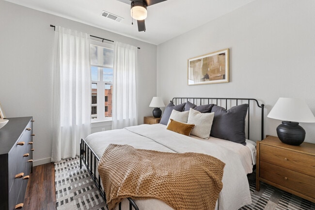 Photo - Tisdale at Lakeline Station