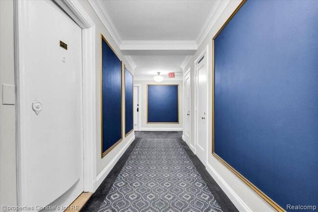 Photo - 15 E Kirby St Unit 815
