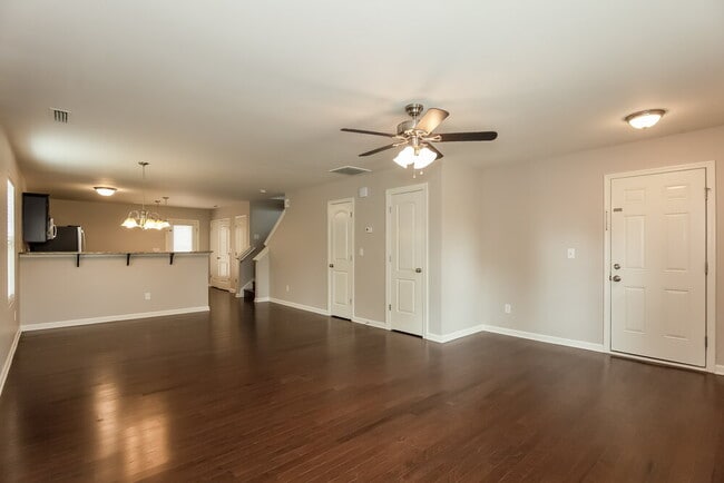 Photo - 4202 Broadstairs Dr SW