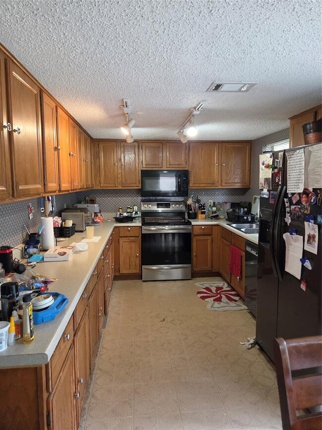 Photo - 8716 Clearbrook Trail