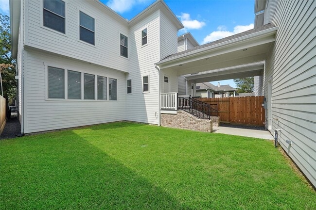 Photo - 914 Waverly St