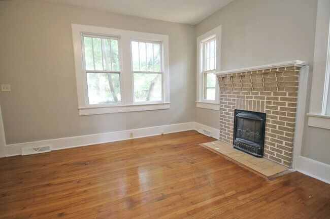 Photo - RENOVATED ONE BEDROOM, ONE BATH DUPLEX APARTMENT – AVAILABLE JULY 14TH!