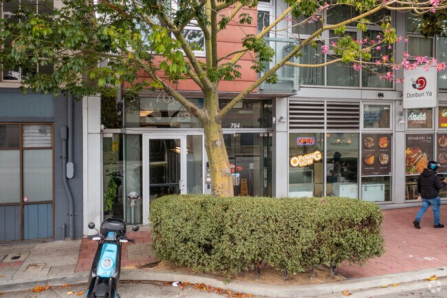 Entrance - Cubix Yerba Buena