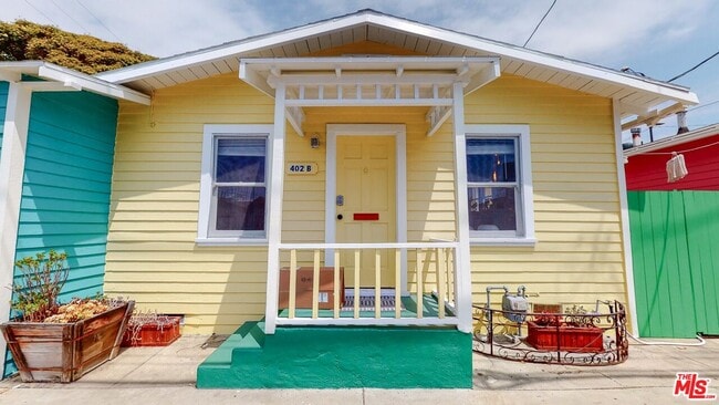 Building Photo - 402 N Venice Blvd Unit B