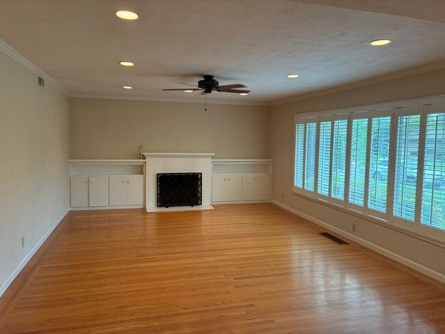 Photo - Beautiful 3 bedroom/1.5 bath Home in S. Land Park