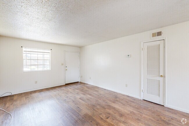 1BD 1BA 800SF 1C