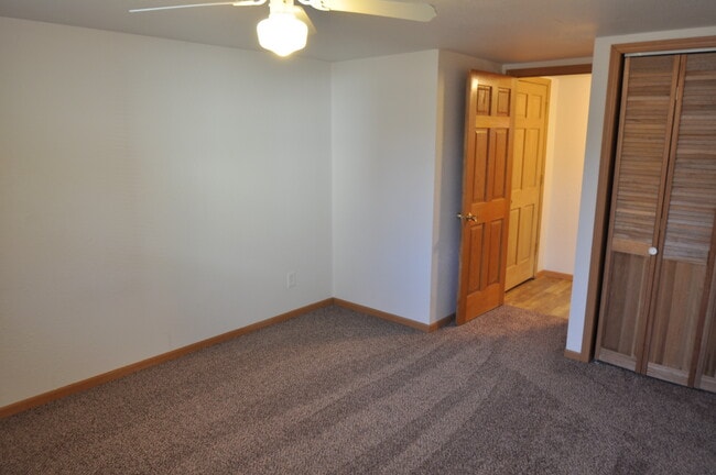 1320-2 - Skaff Apartments Moorhead