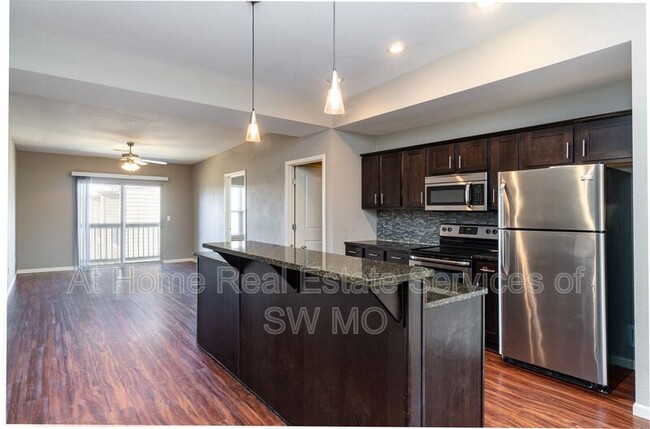 Photo - 1200 W Walnut St Condo Unit A205