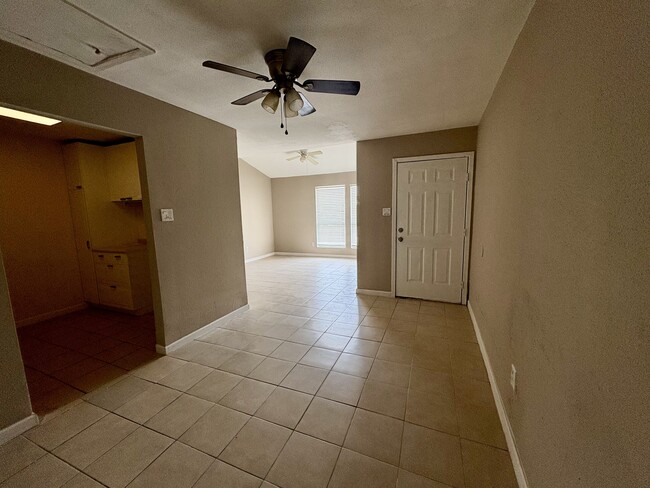 Photo - 1014 Graham Dr