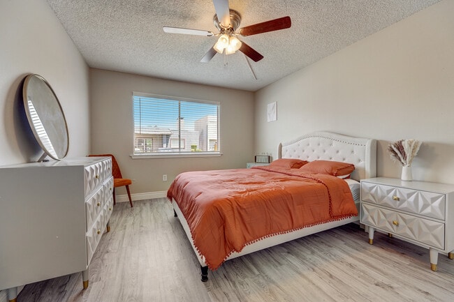 717 Ventura South Apartments