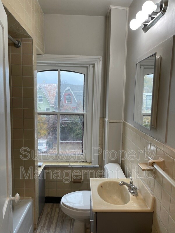 Photo - 212 E Broad St Unit 3