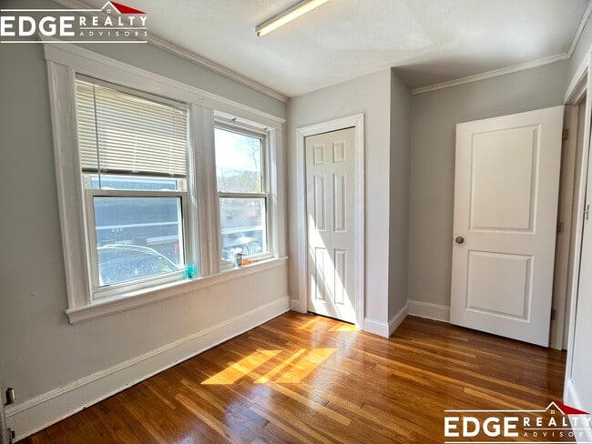 Photo - 90 Beechcroft St Unit 2