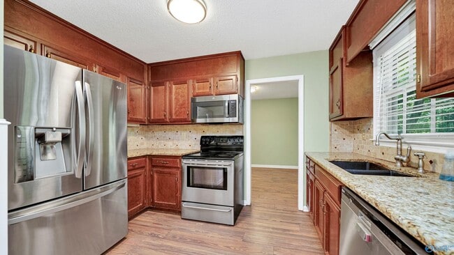 Photo - 210 Andra St